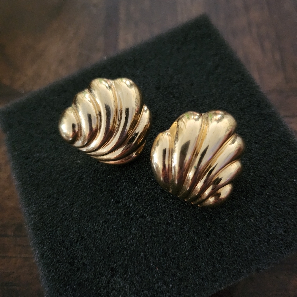 Napier gold tone earrings